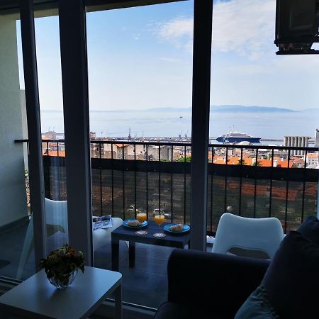 Leelee Apartment Rijeka Bagian luar foto