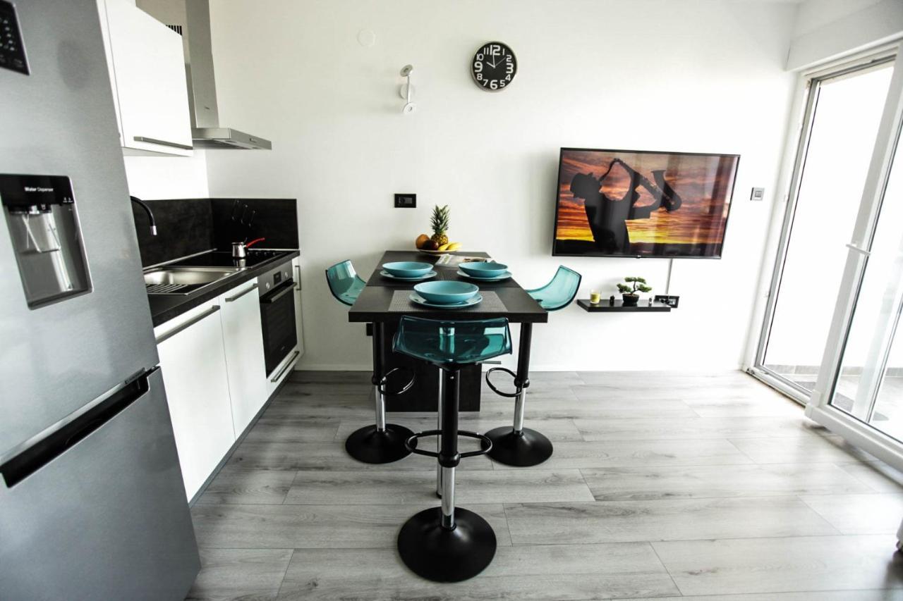 Leelee Apartment Rijeka Bagian luar foto